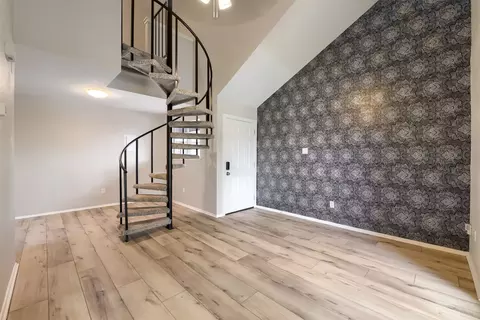 1840 Burton Dr #144, Austin, TX 78741