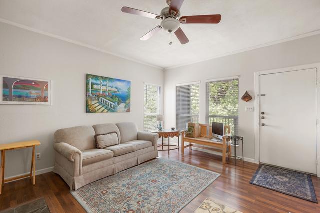1509 W 39th 12 St #208, Austin, TX 78756