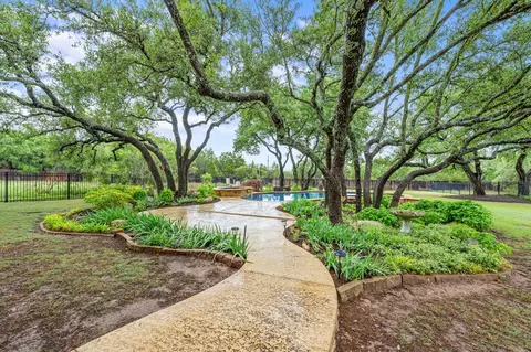 241 Onion Creek Ln, Driftwood, TX 78619