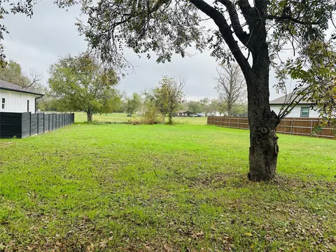 106 Bill St, Elgin, TX 78621 photo 7