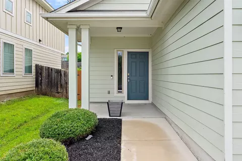 Exterior - 366 Eagle Brook Ln, Buda, TX 78610 photo 3 of 4