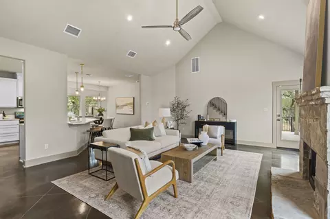 112 Twin Creek Cir, Dripping Springs, TX 78620