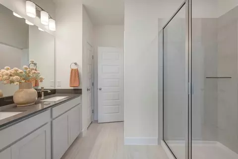Bath - 1012 Brickell Loop # A, Austin, TX 78744 photo 3 of 4