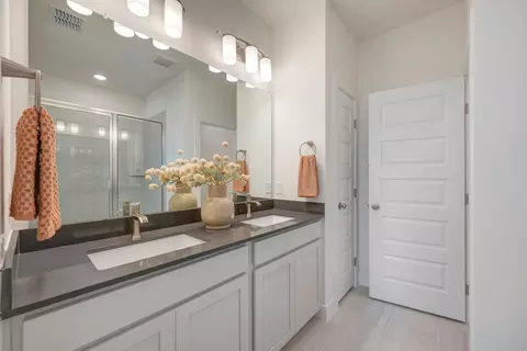 Bath - 1012 Brickell Loop # A, Austin, TX 78744 photo 2 of 4