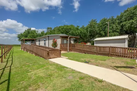 7092 Fm 621, Martindale, TX 78655