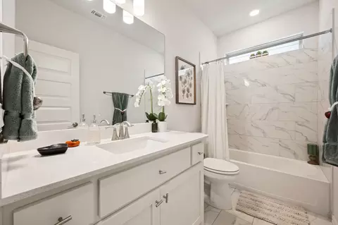Bath - 3932 Pine Cone Way, Leander, TX 78641 photo 4 of 4