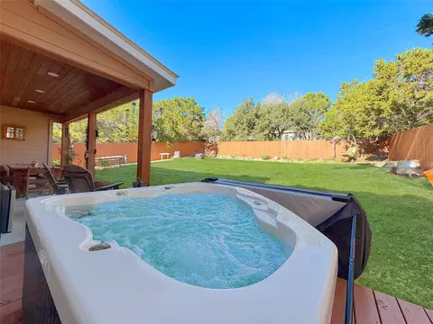 1151 Eastview Dr, Canyon Lake, TX 78133