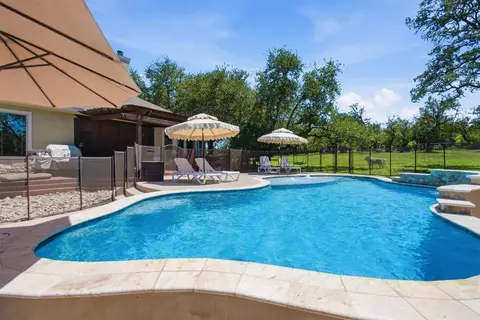 1106 Private Road 3702, San Antonio, TX 78253