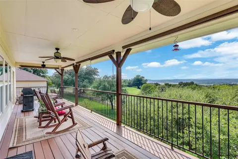 5200 Arrowhead Dr, Lago Vista, TX 78645