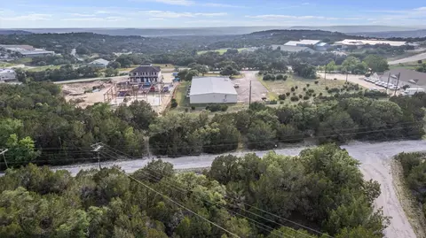 8106 Arapaho Trl, Lago Vista, TX 78645