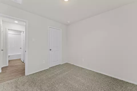 Bedroom - 304 Wild Goose Dr, Luling, TX 78648 photo 6 of 8