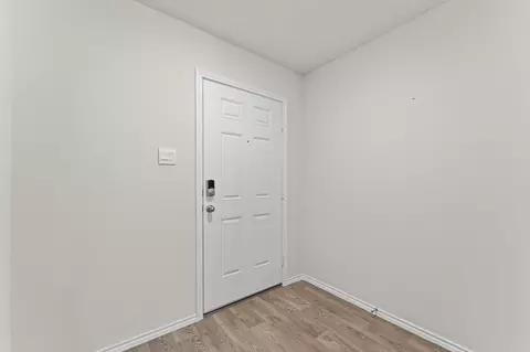 Entry Way - 304 Wild Goose Dr, Luling, TX 78648 photo 2 of 3