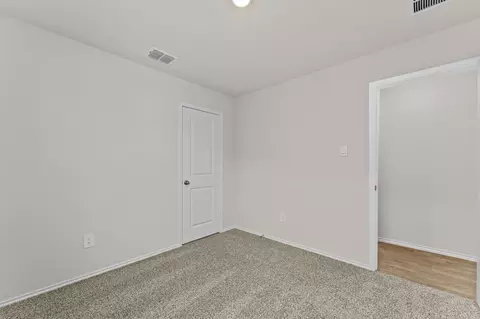 Bedroom - 304 Wild Goose Dr, Luling, TX 78648 photo 4 of 8