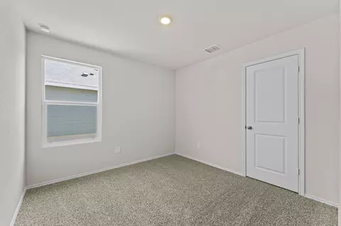 Bedroom - 304 Wild Goose Dr, Luling, TX 78648 photo 3 of 8