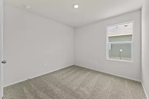 Bedroom - 304 Wild Goose Dr, Luling, TX 78648 photo 5 of 8