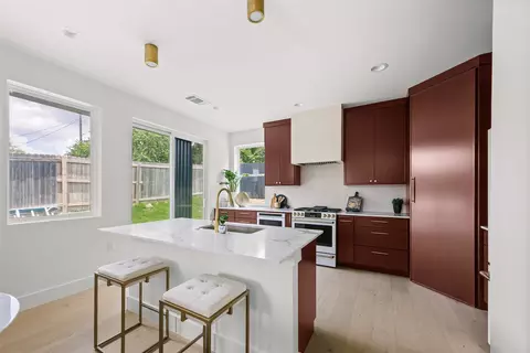 5104 Stone Gate Dr #3, Austin, TX 78721