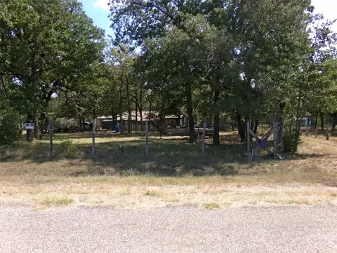 386 Hidden Oaks Dr, Elgin, TX 78621