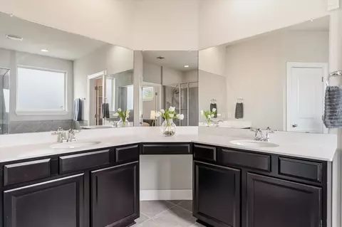 Bath - 2300 Centennial Loop, Round Rock, TX 78665 photo 1 of 4