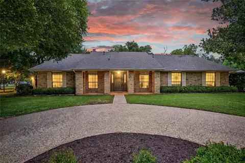 2107 Baltusrol Dr, Austin, TX 78747
