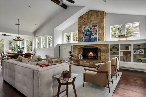1296 Trebled Waters Trl, Driftwood, TX 78619