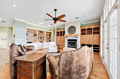 Living - 948 Upper Elgin River Rd, Elgin, TX 78621 photo 1 of 5