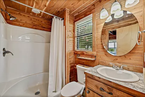 Bath - 948 Upper Elgin River Rd, Elgin, TX 78621 photo 7 of 7