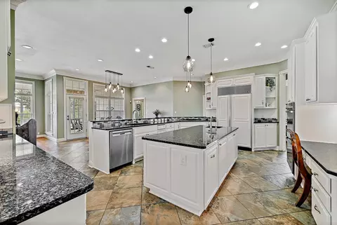 Kitchen - 948 Upper Elgin River Rd, Elgin, TX 78621 photo 4 of 4