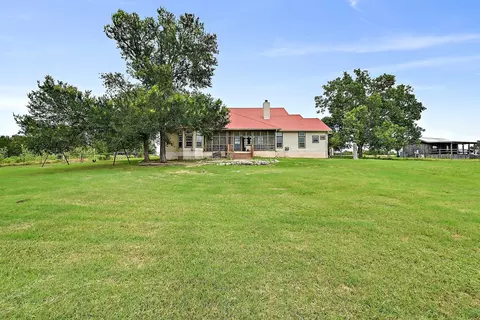 Exterior - 948 Upper Elgin River Rd, Elgin, TX 78621 photo 6 of 8