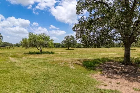 3291 Washburn Rd, Luling, TX 78648 photo 3