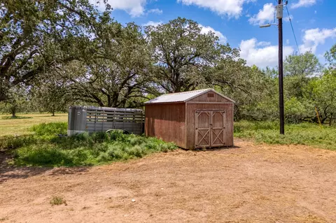 3291 Washburn Rd, Luling, TX 78648 photo 7