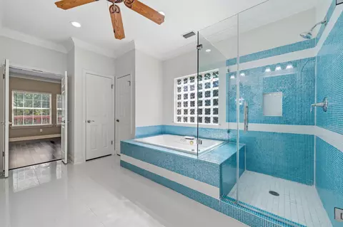 Bath - 6604 Strutton Cv, Austin, TX 78759 photo 3 of 5