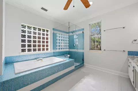 Bath - 6604 Strutton Cv, Austin, TX 78759 photo 1 of 5