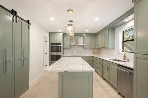 210 Waxwing Dr, Buda, TX 78610