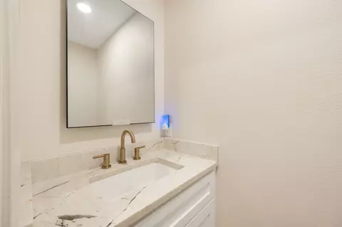 Bath - 210 Waxwing Dr, Buda, TX 78610 photo 4 of 5