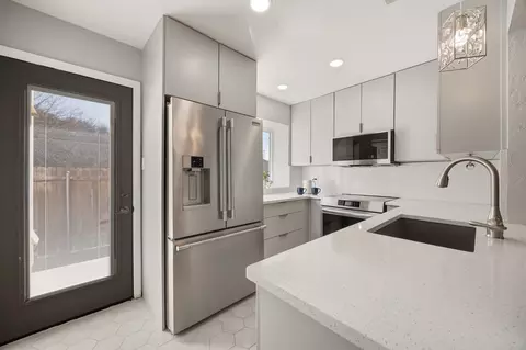 11901 E Swearingen Dr #27, Austin, TX 78758