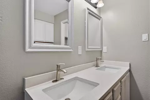 Bath - 7601 Windrush Dr, Austin, TX 78729 photo 3 of 4
