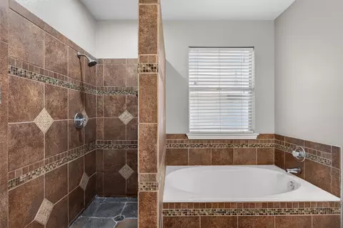 Bath - 7601 Windrush Dr, Austin, TX 78729 photo 4 of 4