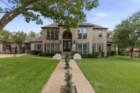 17 Hedgebrook Way, The Hills, TX 78738