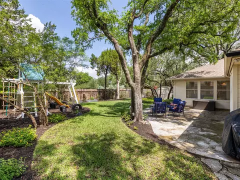 11042 Crossland Dr, Austin, TX 78726