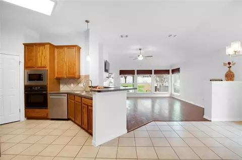 Kitchen - 281 Hutton Dr, Kyle, TX 78640 photo 5 of 5