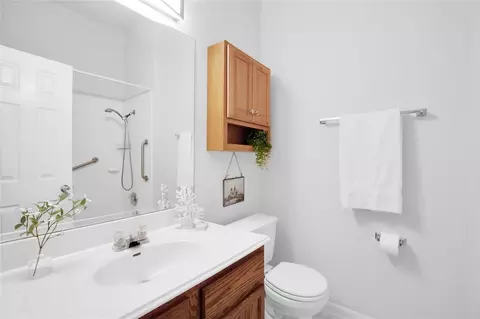 Bath - 281 Hutton Dr, Kyle, TX 78640 photo 3 of 3