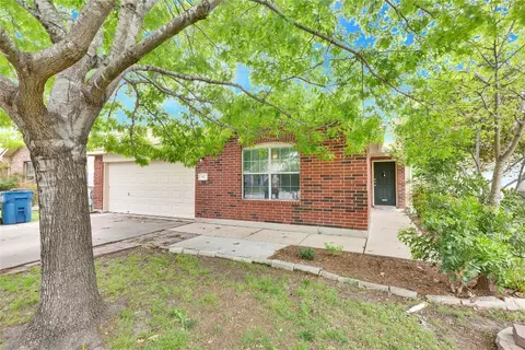 Exterior - 117 Gillespie Ln, Elgin, TX 78621 photo 3 of 4
