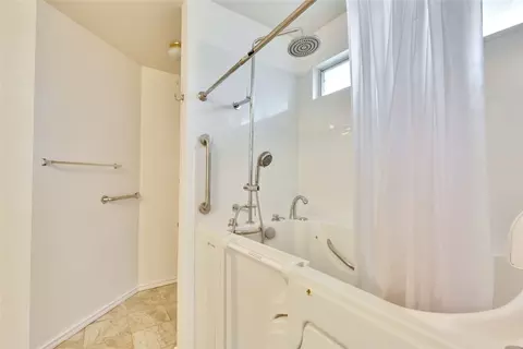 Bath - 117 Gillespie Ln, Elgin, TX 78621 photo 1 of 3