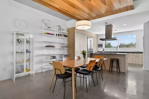 2301 S 5th St #25, Austin, TX 78704