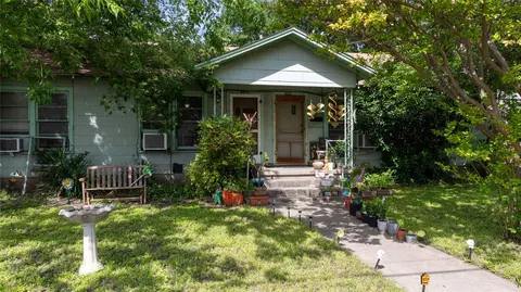 304 S Walnut Street Apt A B C St #A, B, & C, Lampasas, TX 76550
