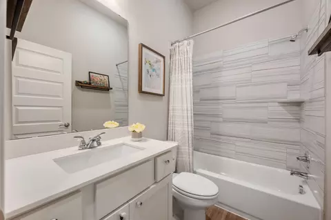Bath - 813 Heartleaf Dr, Leander, TX 78641 photo 6 of 6