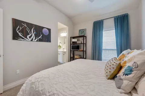Bedroom - 813 Heartleaf Dr, Leander, TX 78641 photo 4 of 5