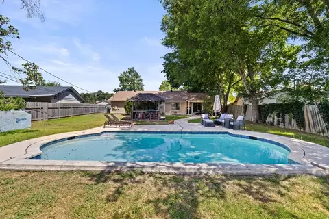 9513 Braeburn Gln, Austin, TX 78729