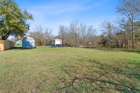 842 Kimbro St, Taylor, TX 76574