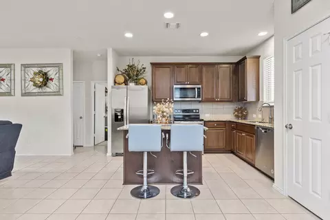 Kitchen - 209 Ibis Falls Loop, Jarrell, TX 76537 photo 5 of 5